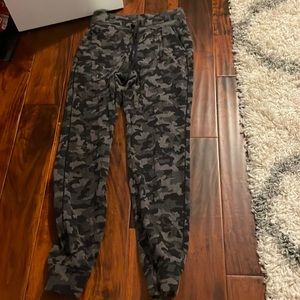 Lululemon camo joggers